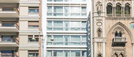 施設の正面