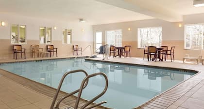 Country Inn & Suites by Radisson, Norman near University