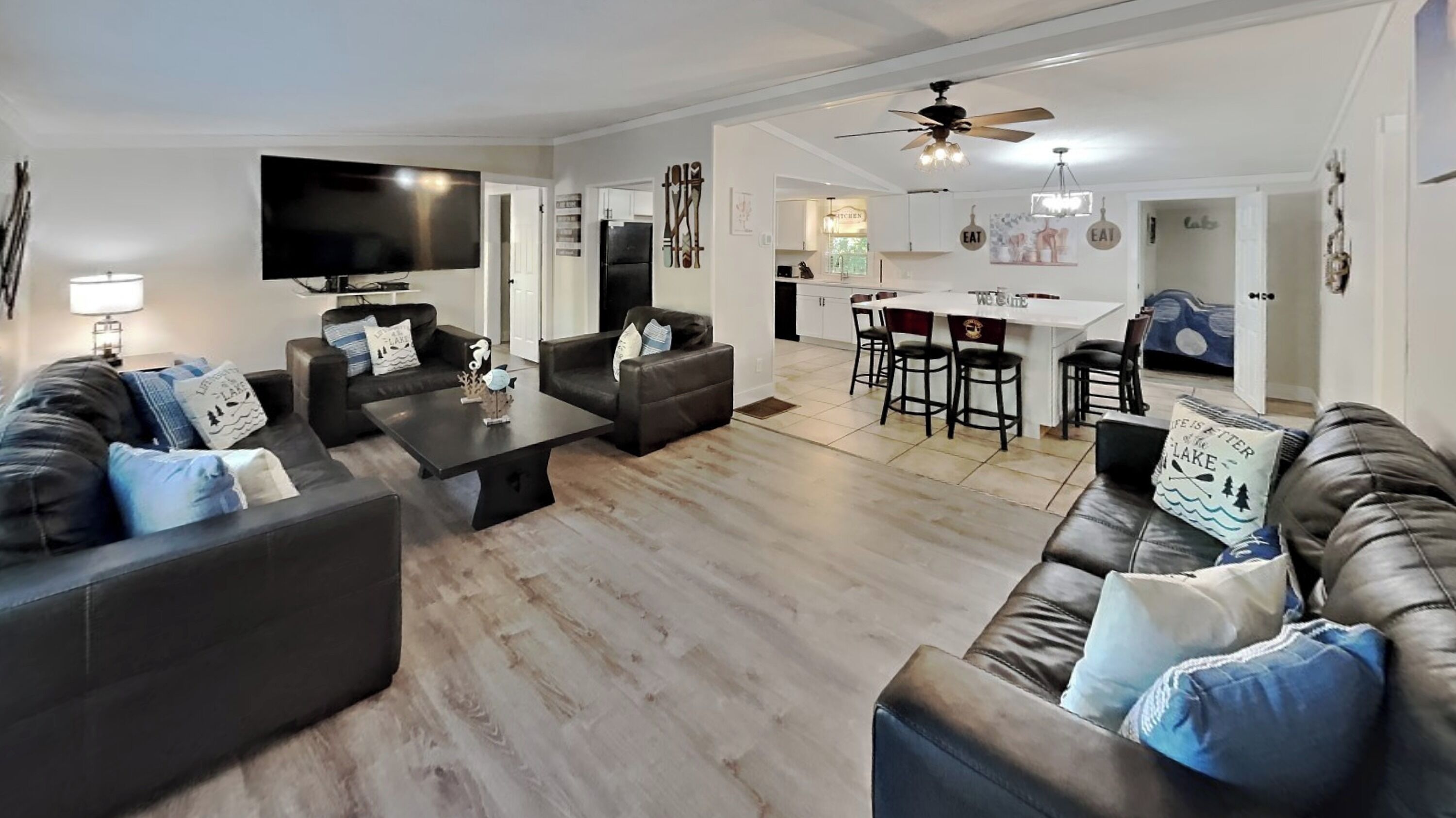 3 bedroom 2 bath home - sleeps up to 10 | Coin séjour