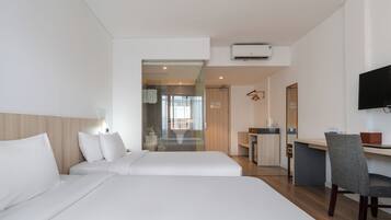 Kamar Panorama, pemandangan kota (Executive Deluxe) | Bantalan ekstra lembut, minibar, brankas, dan meja kerja