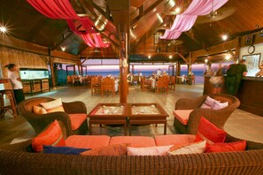 Lobby sitting area - Lipa Lodge Beach Resort, Koh Samui (Koh Samui)