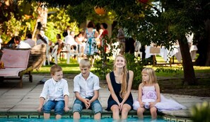 Outdoor pool - The Country Guesthouse (Stellenbosch)