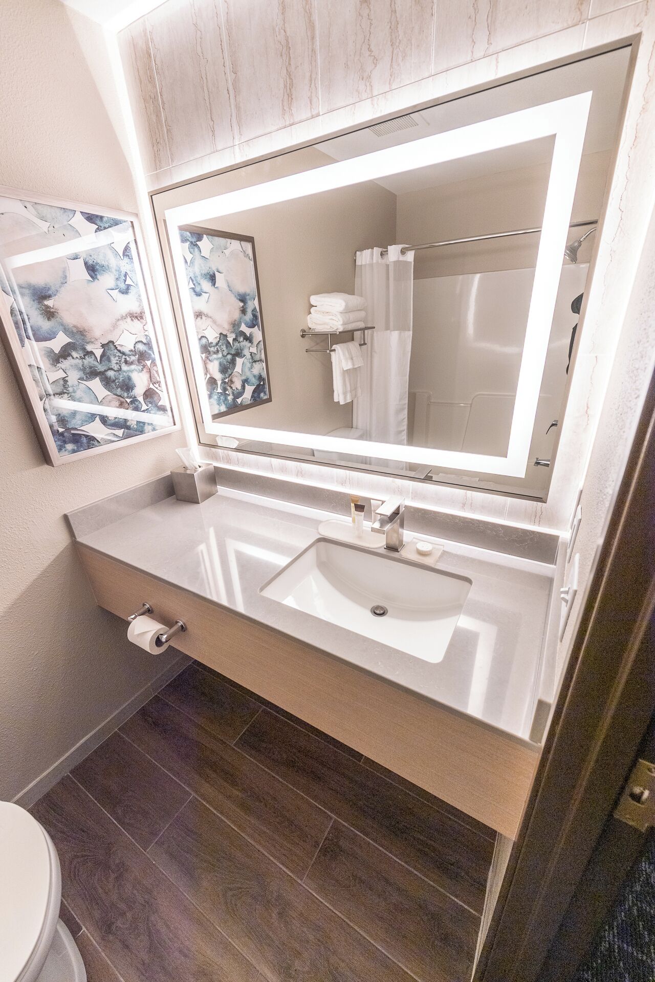 샤워기/욕조 결합, 무료 세면용품, 헤어드라이어, 타월