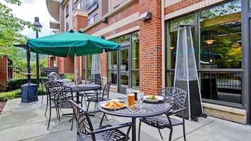 Aperto a colazione e cena