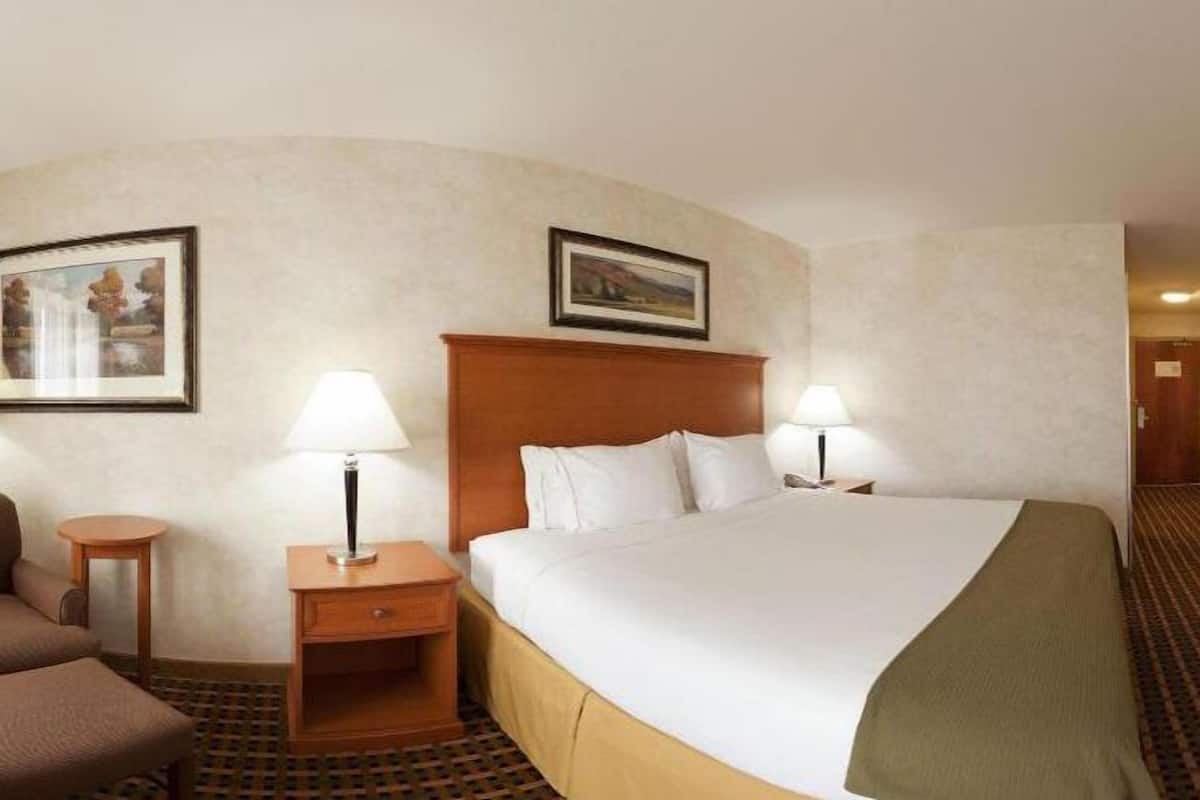 Safe på rommet, skrivebord og skrivebord for bærbar PC