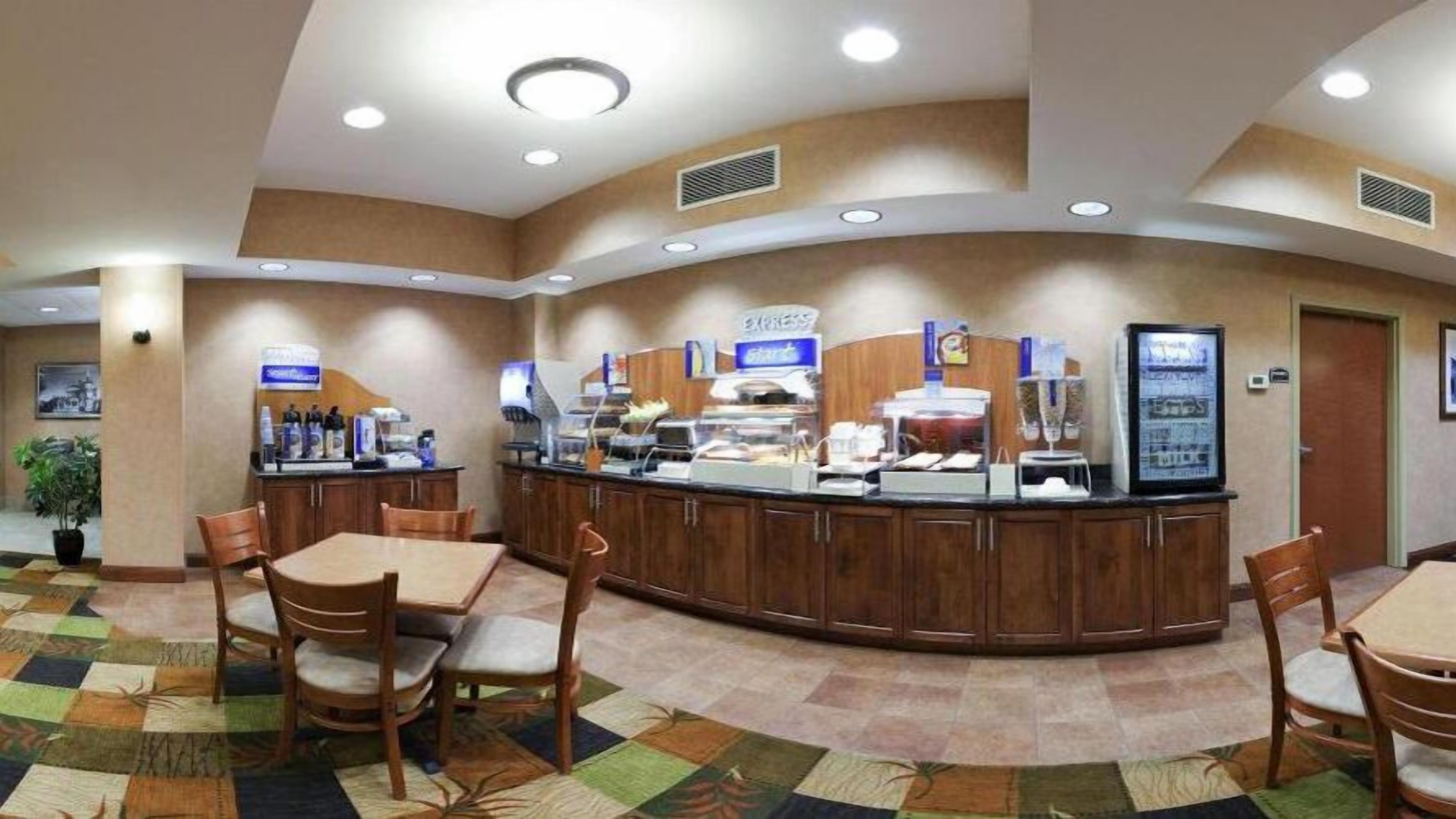 free buffet breakfast