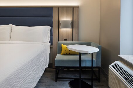 Holiday Inn Express New York City Chelsea, an IHG Hotel - Image 35