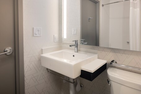 Holiday Inn Express New York City Chelsea, an IHG Hotel - Image 13