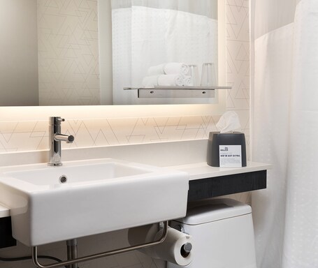 Holiday Inn Express New York City Chelsea, an IHG Hotel - Image 7