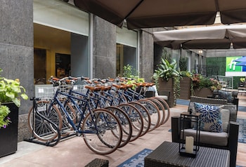 Bicycling at Holiday Inn Express NYC Chelsea – NoMad Area by IHG