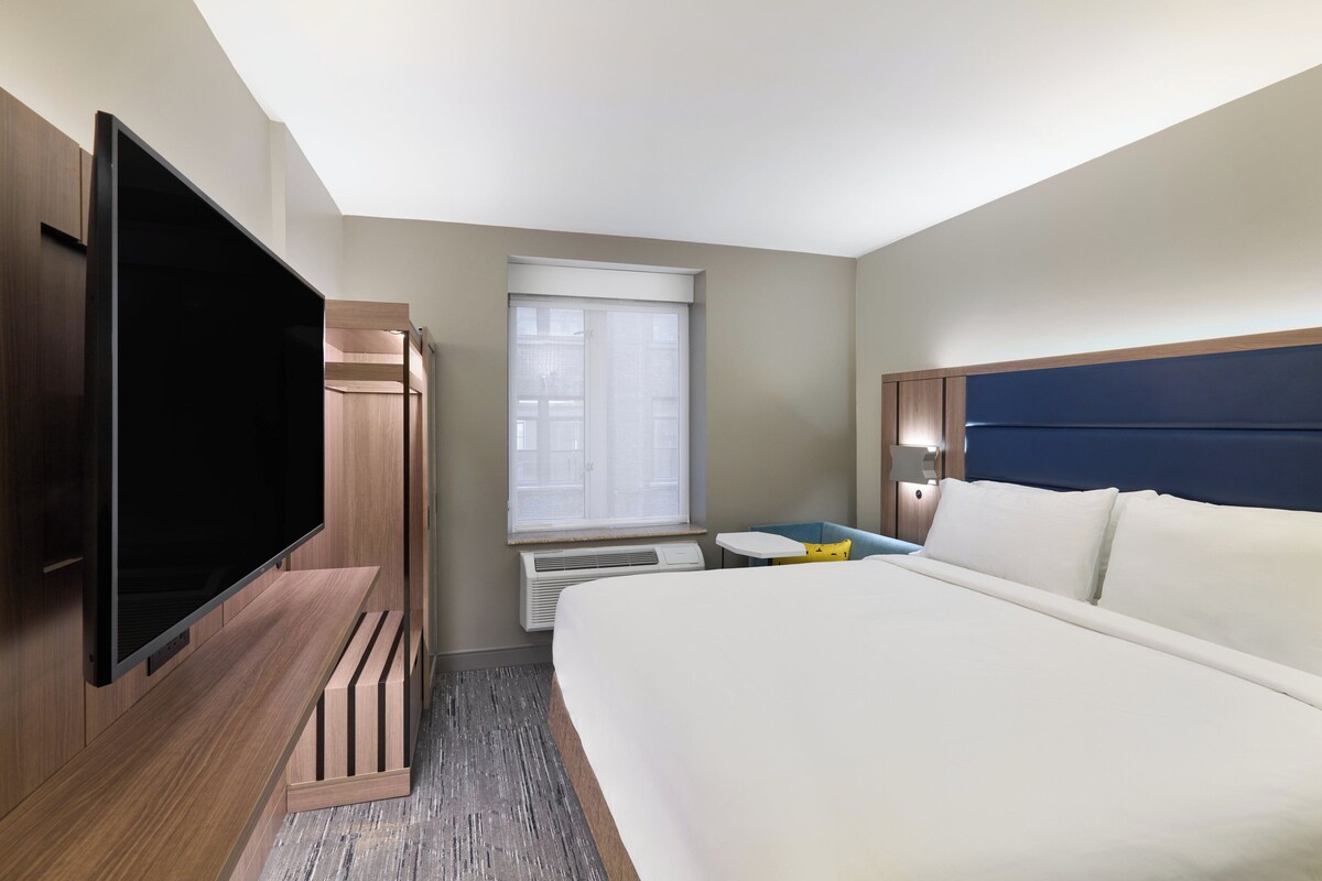 Pillowtop beds, in-room safe, laptop workspace, blackout drapes
