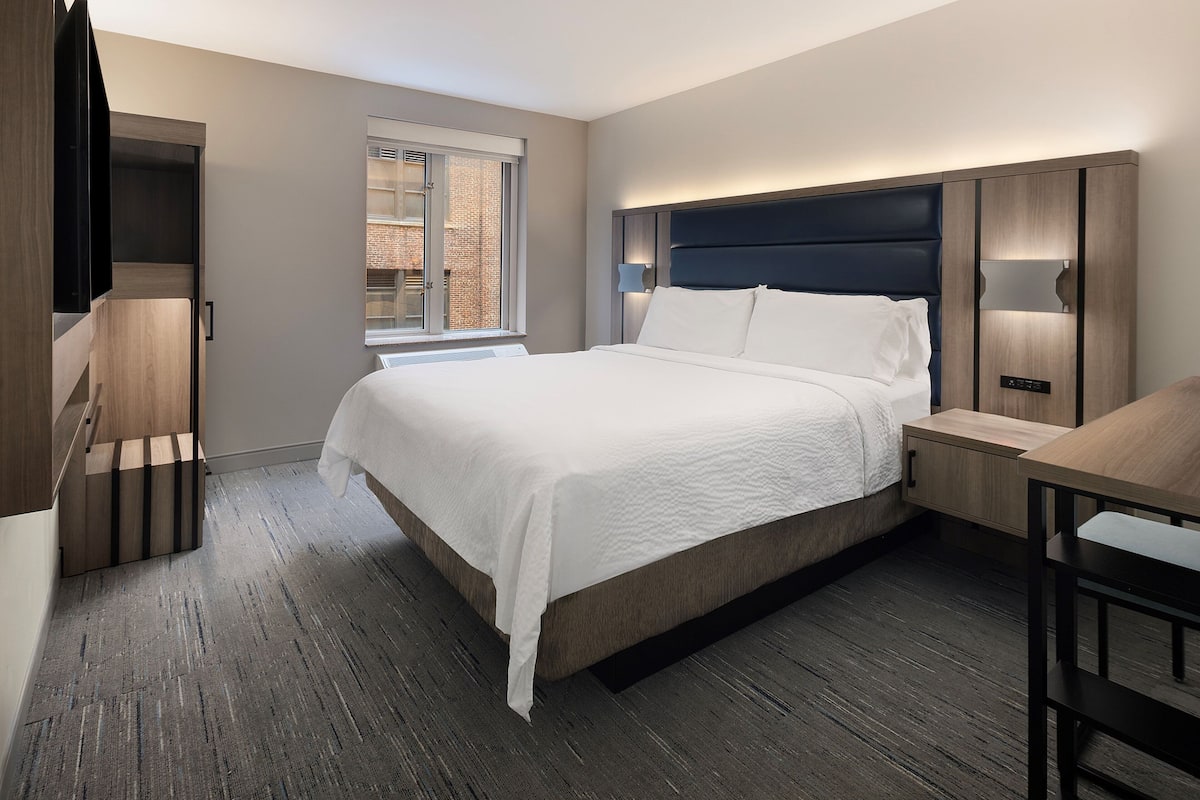 Pillowtop beds, in-room safe, laptop workspace, blackout drapes