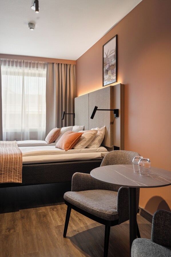 Individually decorated, individually furnished, free cots/infant beds