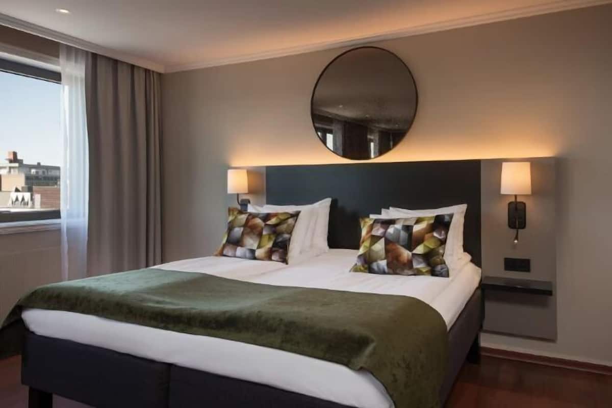 Décor unique, ameublement unique, lit de bébé (gratuit)