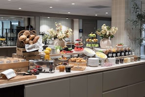 Daily buffet breakfast for a fee