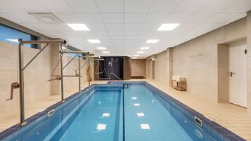 Indendørs pool, liggestole