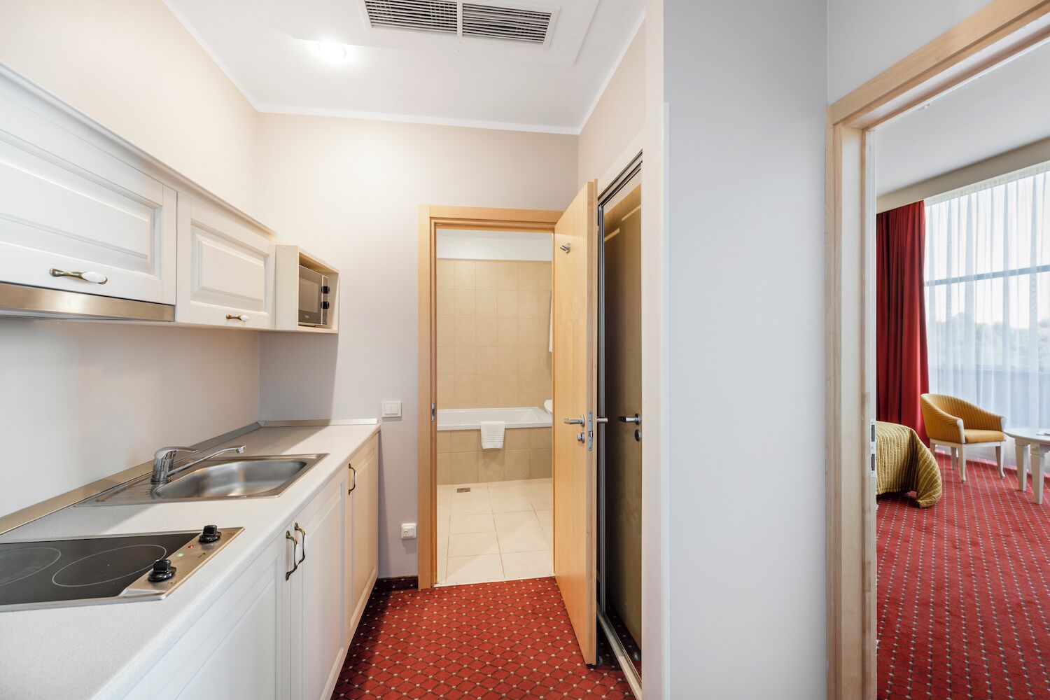 family apartment, 1 bedroom | 1 bedroom, in-room safe, desk, laptop workspace