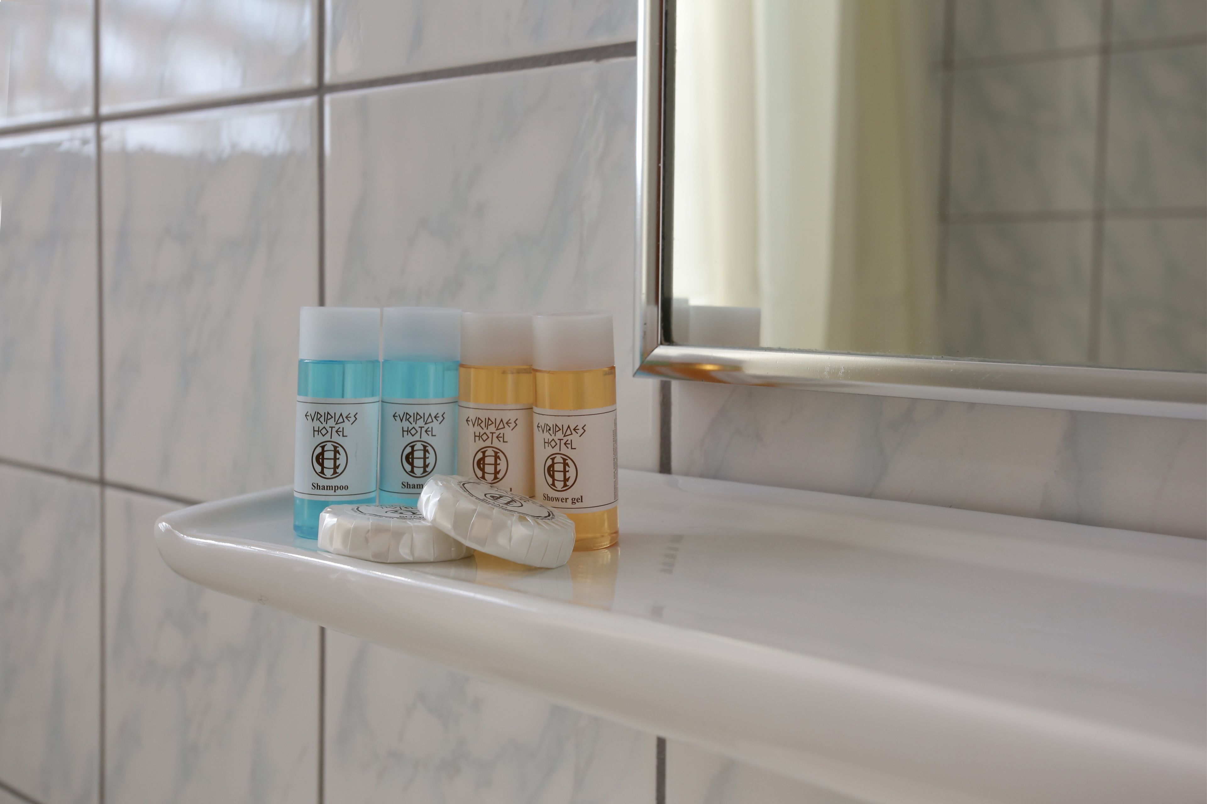 shower, rainfall showerhead, free toiletries, hair dryer