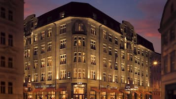 Façade de lâhĂ©bergement - soirĂ©e/nuit