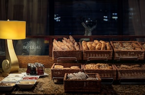 Daily buffet breakfast (CZK 439 per person)