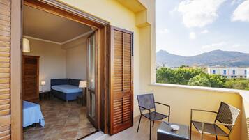 Superior Double or Twin Room | Minibar, desk, blackout drapes, soundproofing