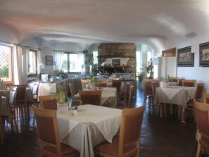 Dining - Hotel Valdiola (Arzachena)