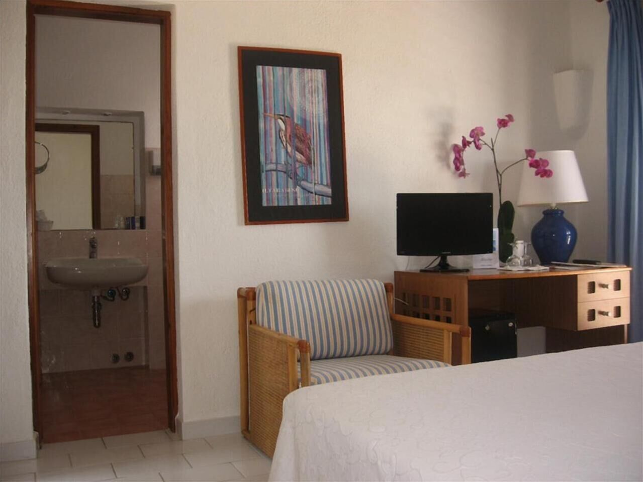 1 bedroom, premium bedding, minibar, in-room safe