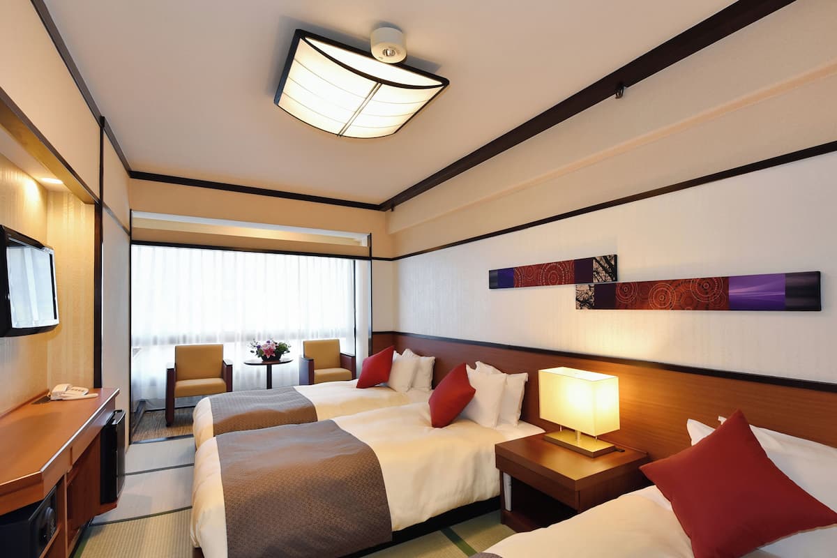 Camera tripla, non fumatori (with Japanese Style Room) | Con stile personalizzato, con arredamento individuale, una scrivania