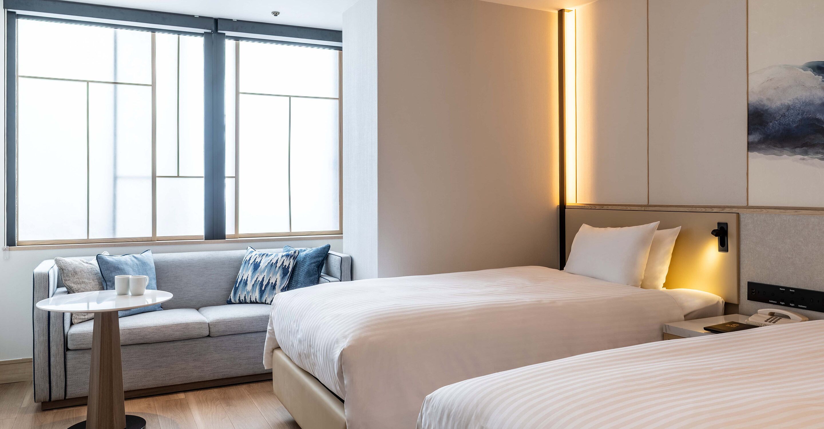 Tomannsrom – standard | Individuelt dekorert, individuelt innredet og skrivebord