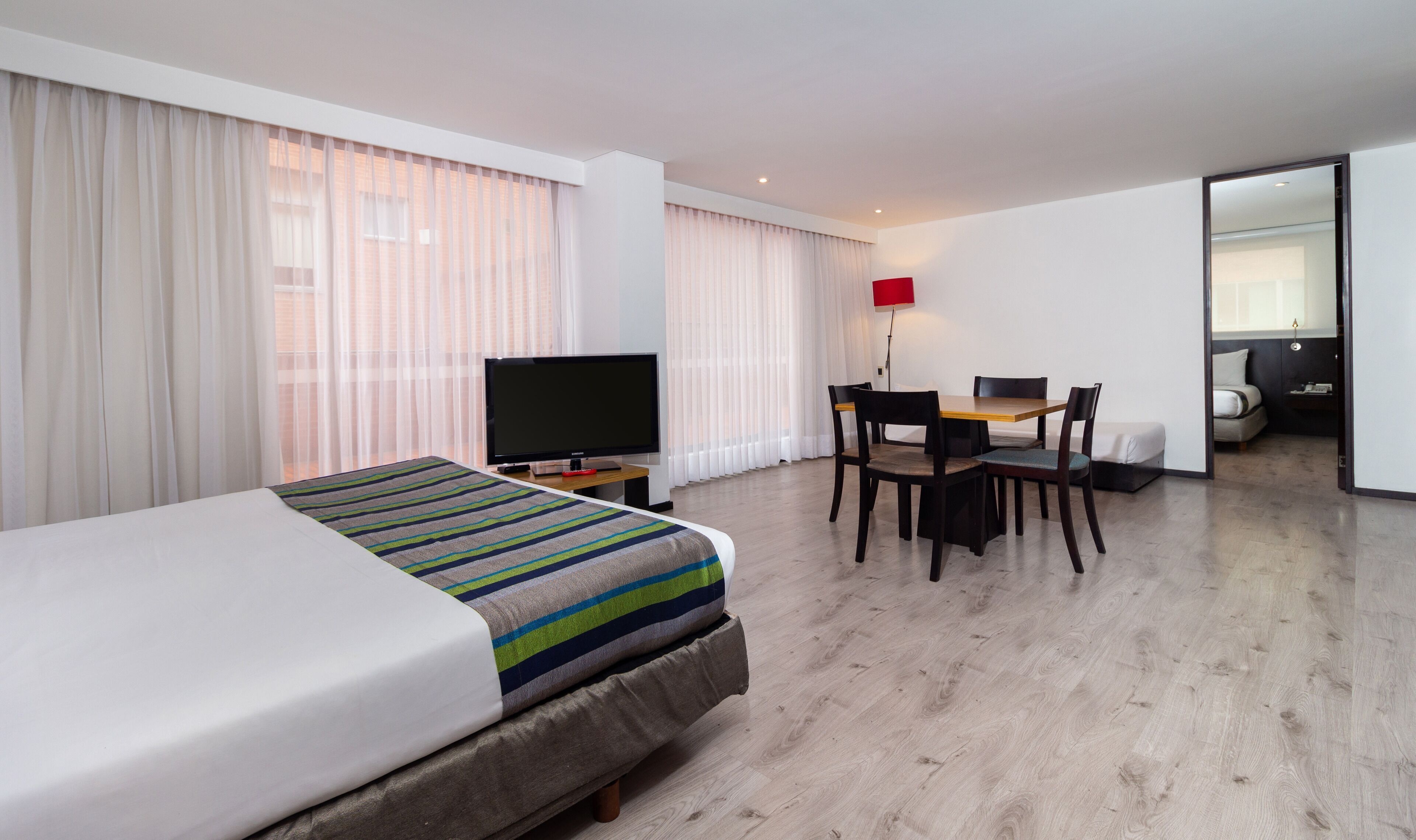 고급 침구, 오리/거위털 이불, 필로우탑 침대, 미니바