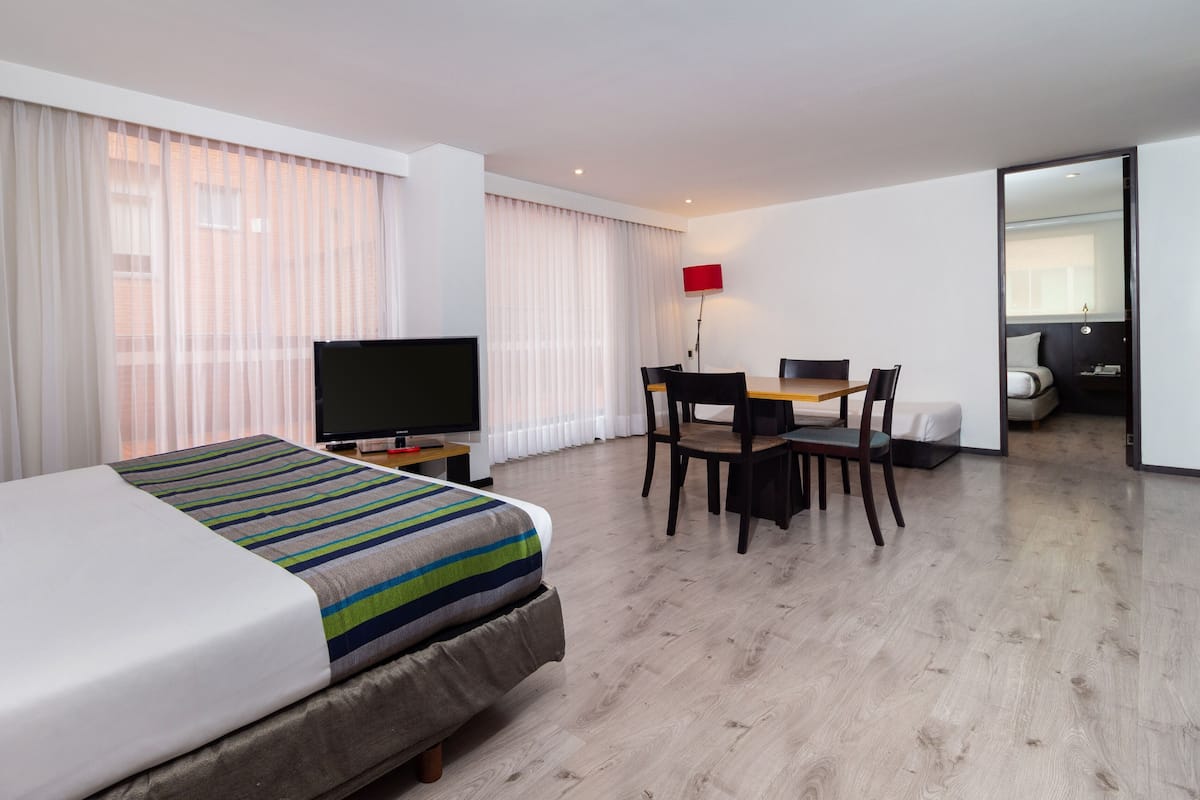 Hochwertige Bettwaren, Daunenbettdecken, Pillowtop-Betten, Minibar