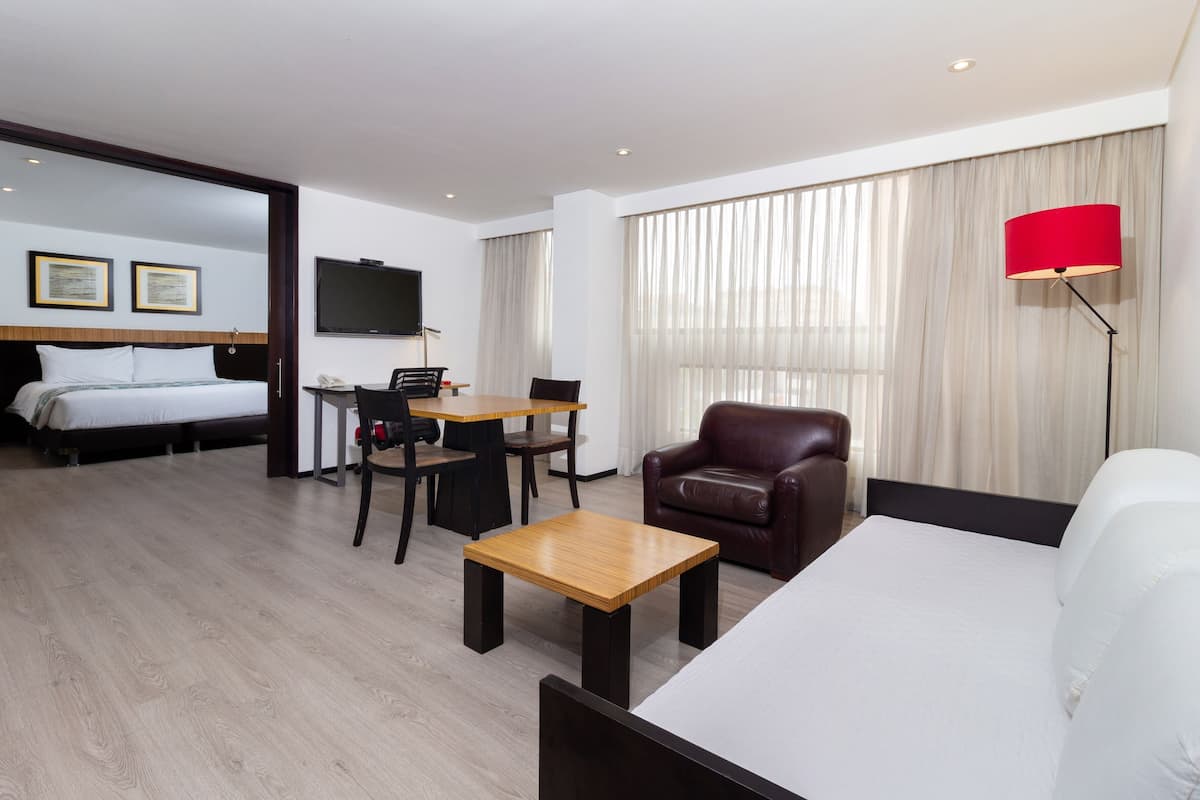 Hochwertige Bettwaren, Daunenbettdecken, Pillowtop-Betten, Minibar