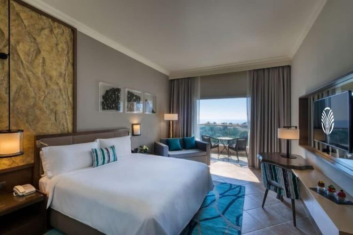 1 bedroom, down comforters, minibar, in-room safe