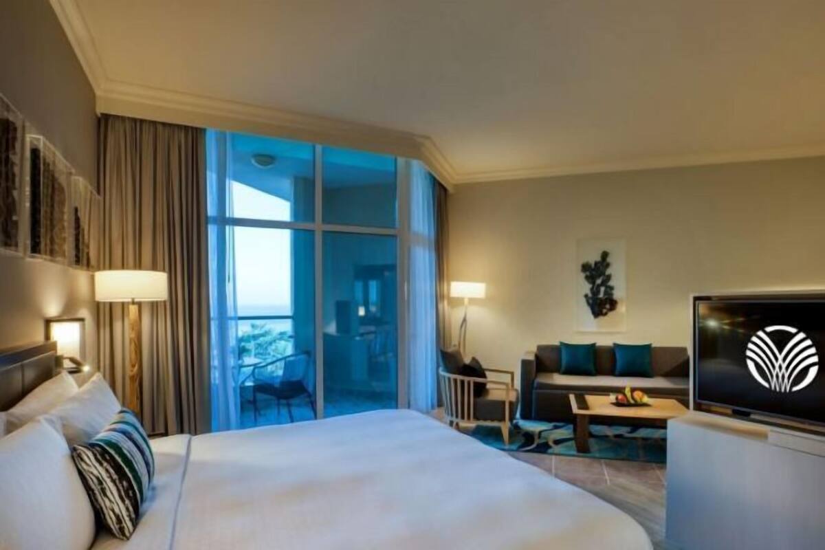 1 bedroom, down comforters, minibar, in-room safe
