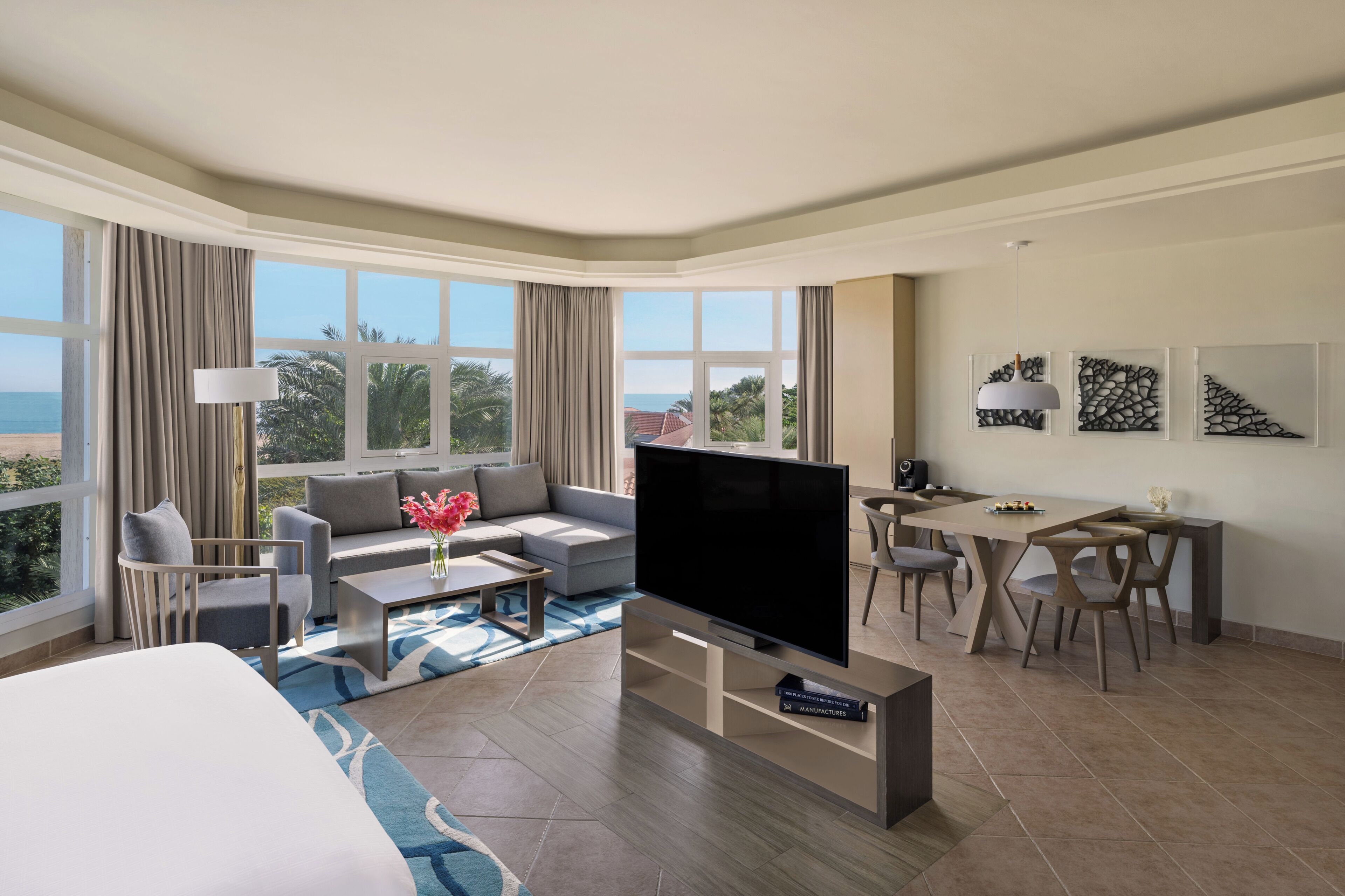 套房, 花园景观 | 1 多间卧室、羽绒被、迷你吧、客房内保险箱