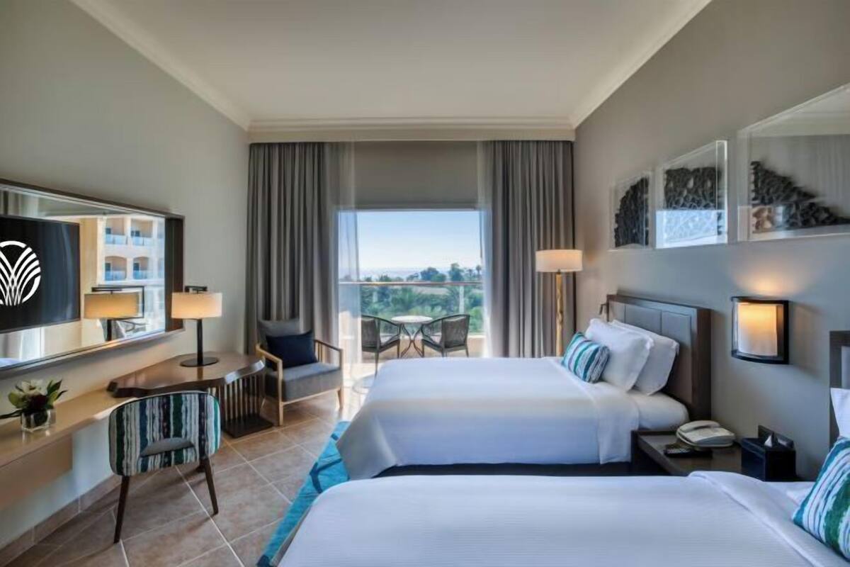 1 bedroom, down comforters, minibar, in-room safe