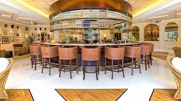3 bars/lounges, swim-up bar, poolside bar, beach bar