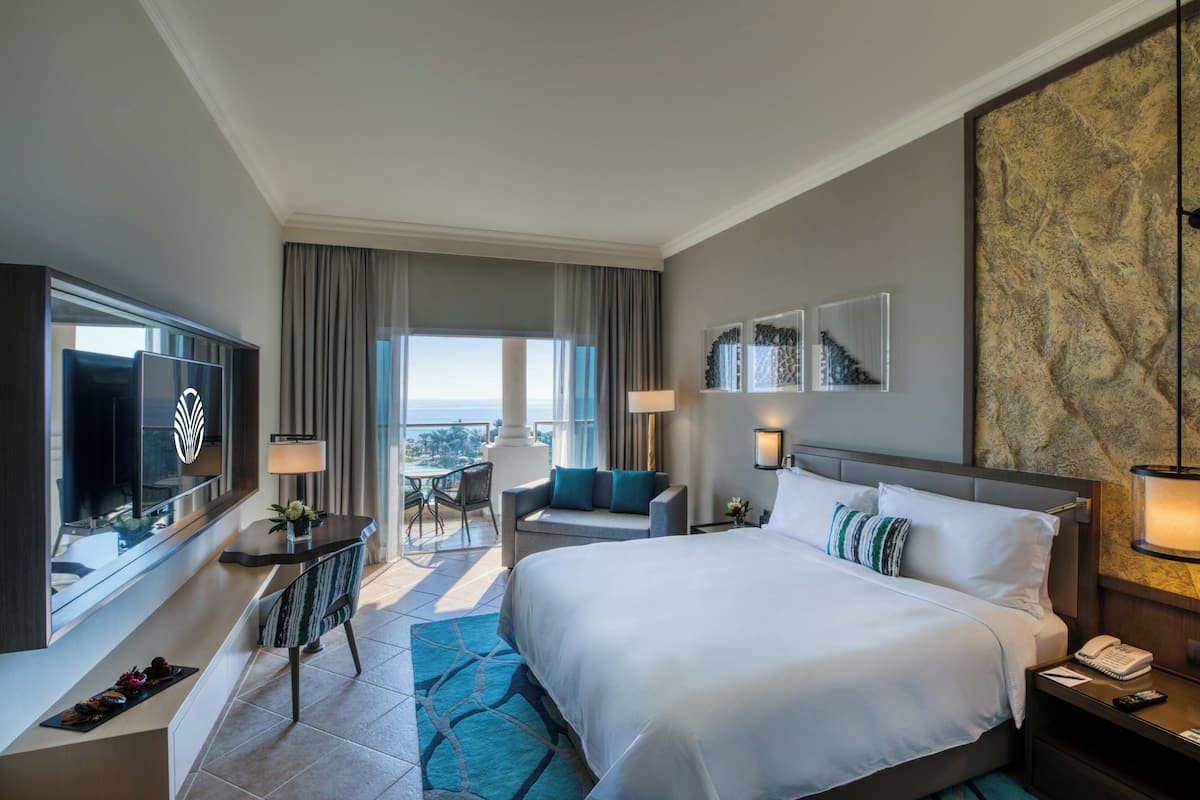 Kamar, 1 Tempat Tidur King, pemandangan samudra | 1 kamar tidur, selimut bulu angsa, minibar, dan brankas