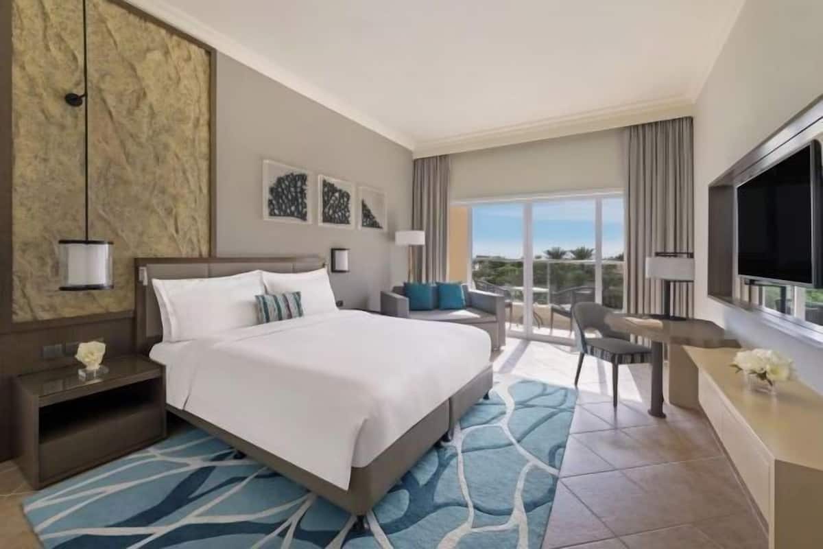 1 bedroom, down duvets, minibar, in-room safe