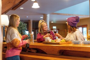 Bar (on property) - Vagabond Lodge at Kicking Horse Resort (Golden)