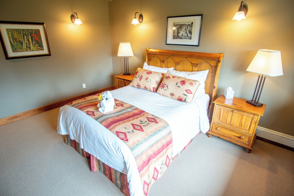Premier-Zimmer, 1 Queen-Bett, Bergblick (Min age for children 10)