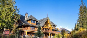 Vagabond Lodge at Kicking Horse Resort