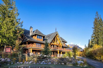 Vagabond Lodge at Kicking Horse Resort