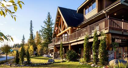 Vagabond Lodge at Kicking Horse Resort