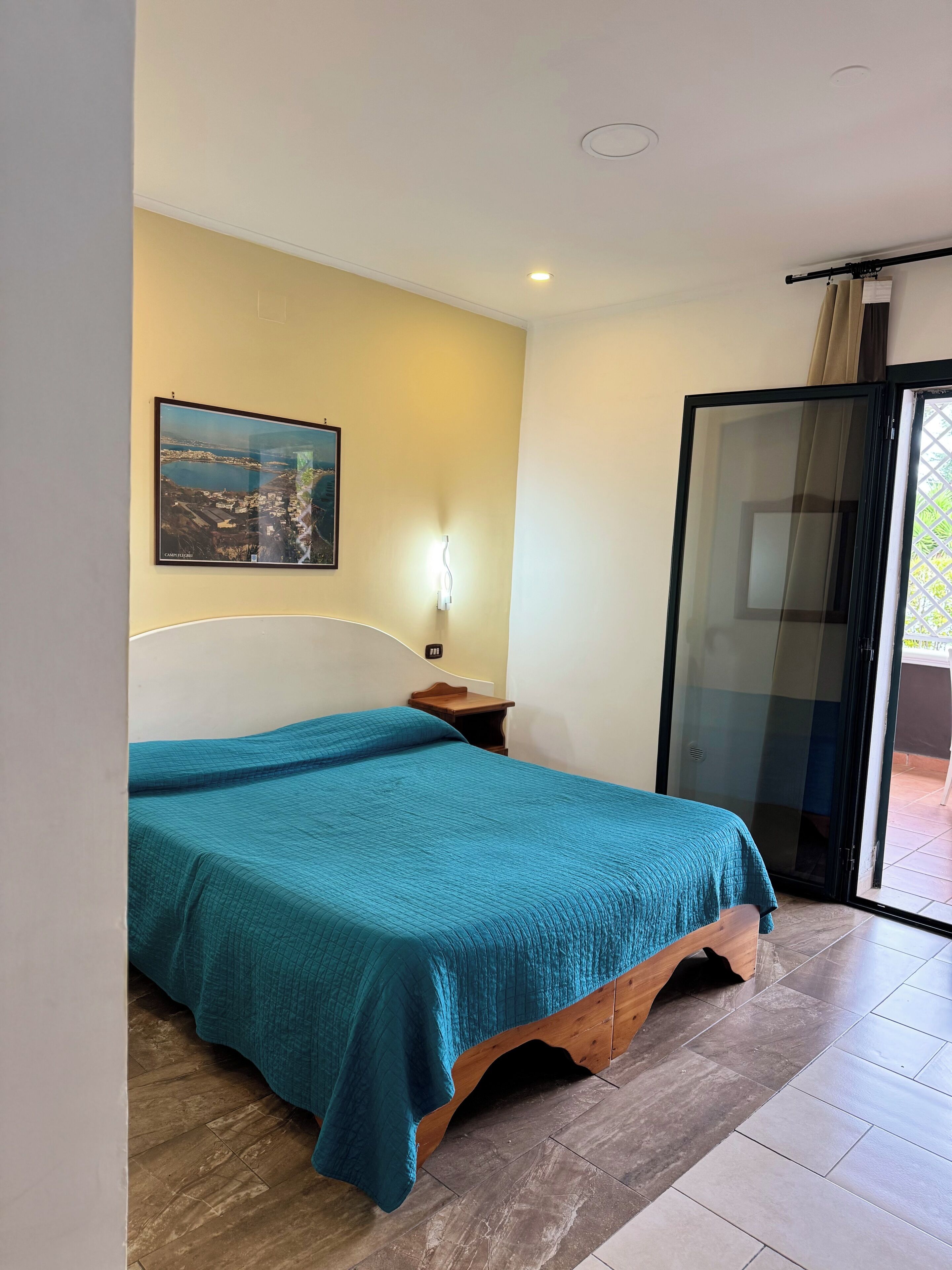 Superior Double Room | Desk, blackout curtains, free cots/infant beds, free WiFi