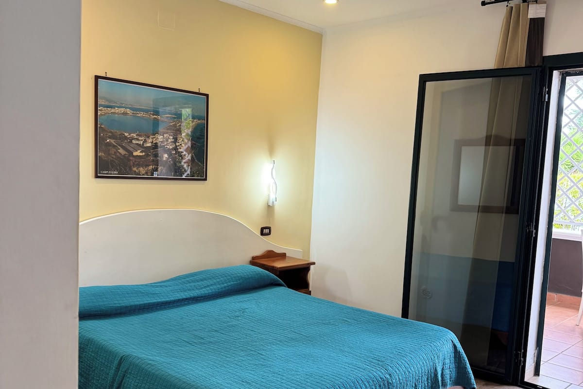 Superior Double Room | Desk, blackout drapes, cribs (free), WiFi (free)