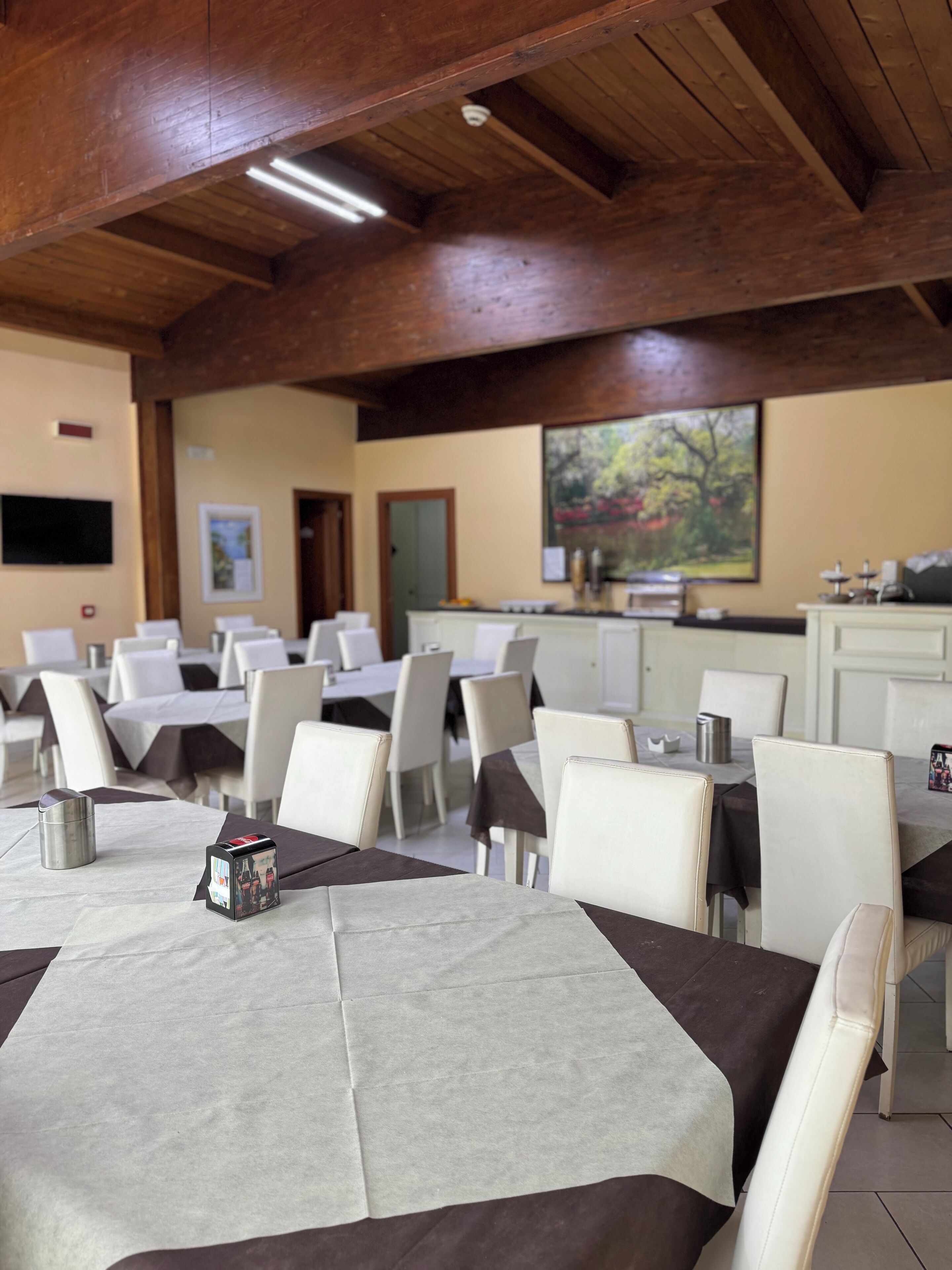 Colazione a buffet, servita tutte le mattine (5 EUR a persona) 