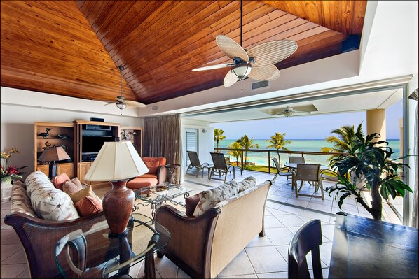 50-inch flat-screen TV with cable channels, TV - Coral Gardens on Grace Bay (Providenciales)