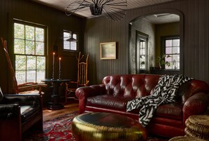 Table | Living area - Blind Tiger Asheville (Asheville)