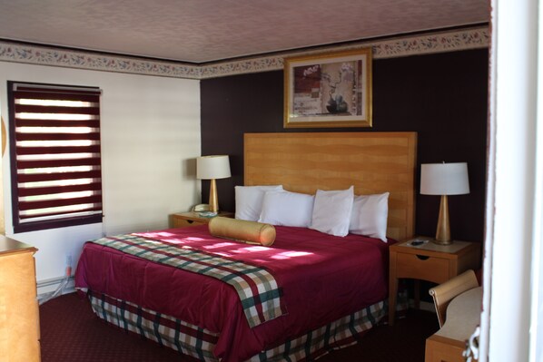 Standard Room, 1 King Bed